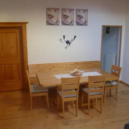 Haus Dahoam Apartment